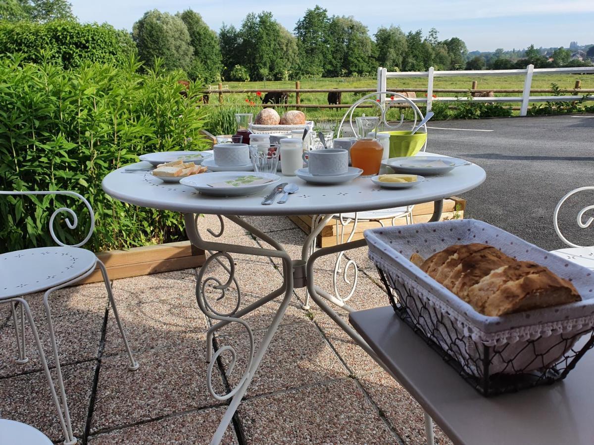 Bed and Breakfast Les Mout'Anes Saint-Hilaire-sur-Helpe Exterior foto