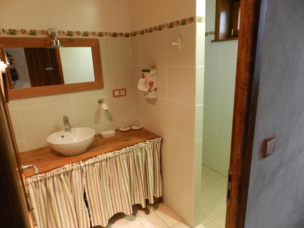 Bed and Breakfast Les Mout'Anes Saint-Hilaire-sur-Helpe Habitación foto